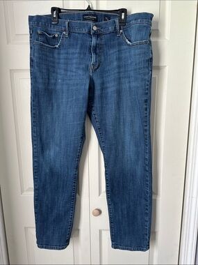 Lucky Brand Men’s Straight Jeans — Medium Blue